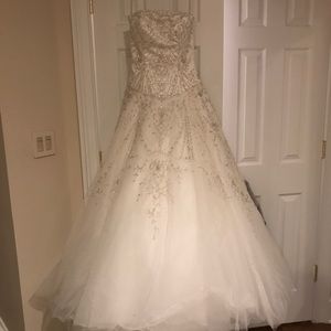 NEVER WORN, only handles twice, WEDDING DRESS!!!!
